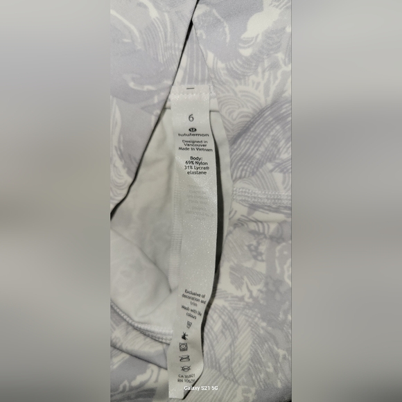 NWOT Lululemon Leggings - Picture 2 of 4